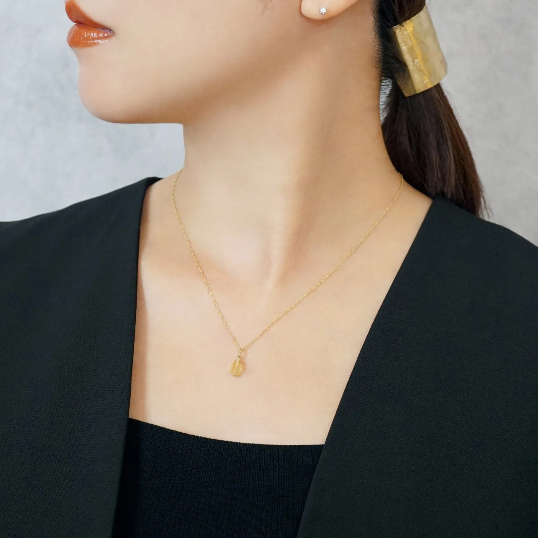 10K Citrine Polygon Shape Necklace Charm (Yellow Gold)