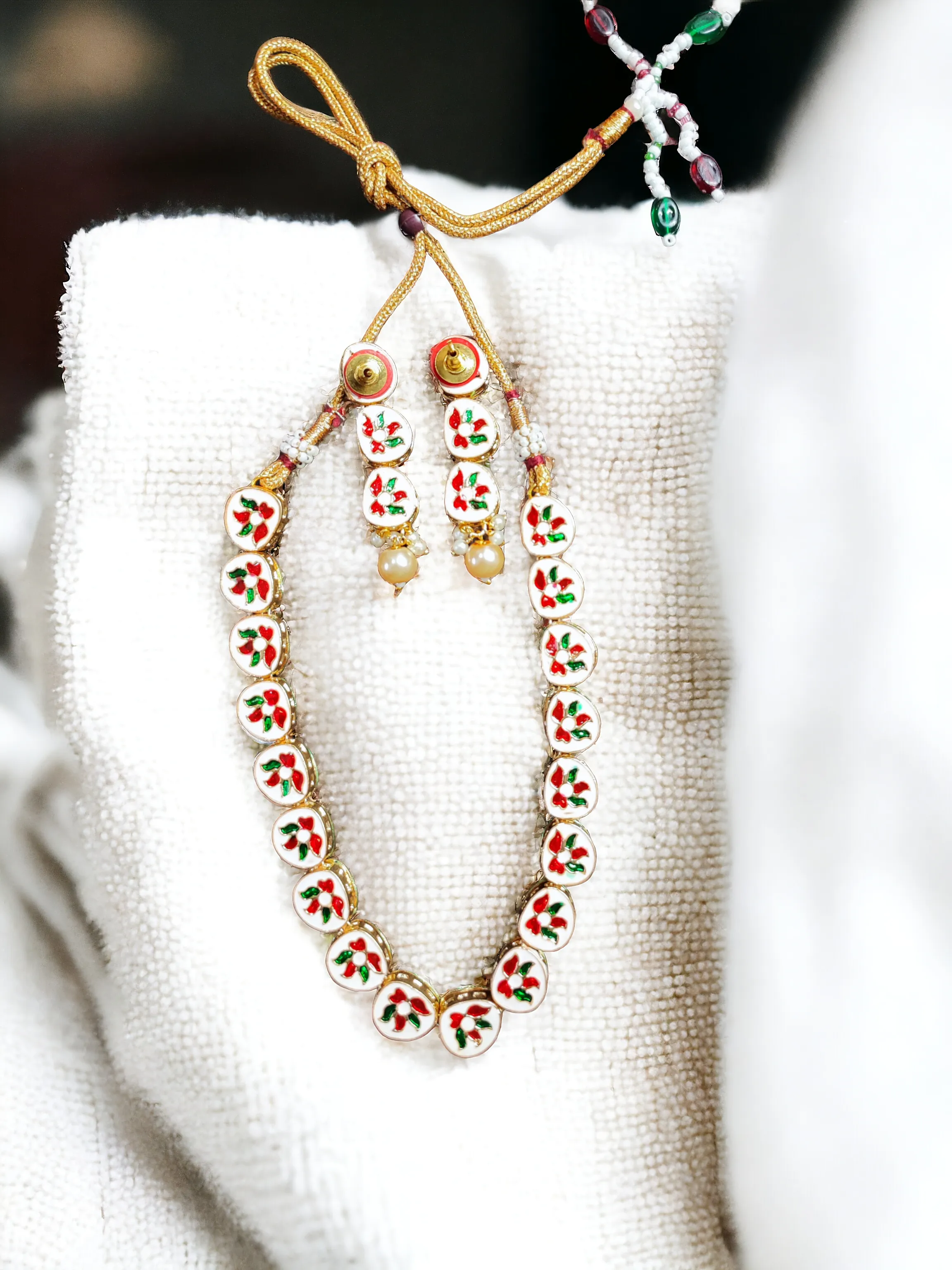 Pearlfect Regal Single Line Kundan Necklace Set
